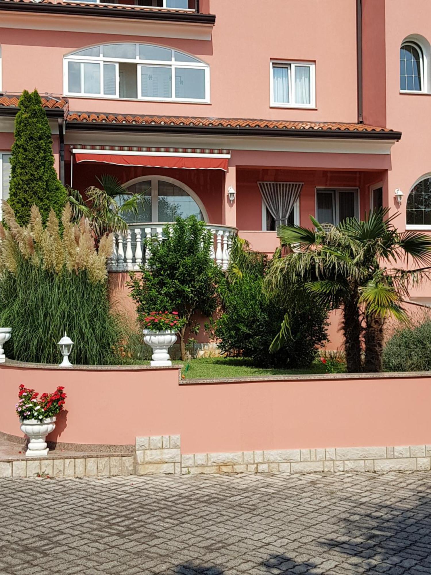 קרניצה Apartments And Rooms Villa Chiara מראה חיצוני תמונה