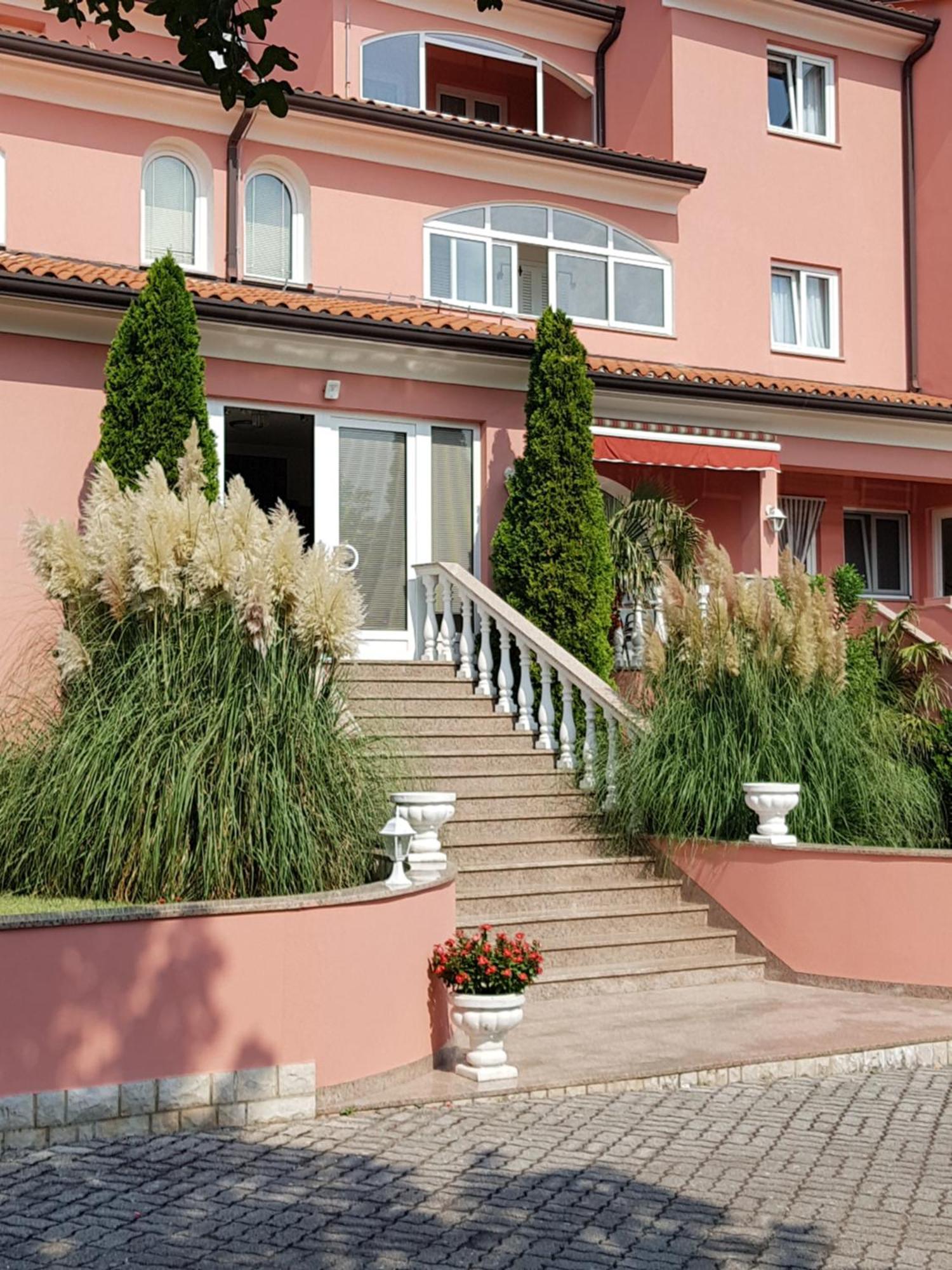 קרניצה Apartments And Rooms Villa Chiara מראה חיצוני תמונה