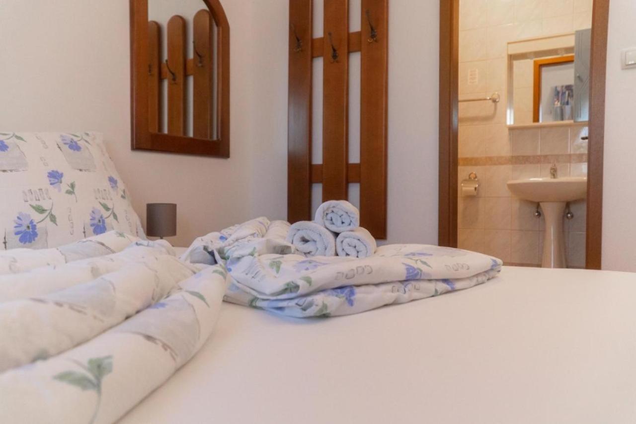 קרניצה Apartments And Rooms Villa Chiara מראה חיצוני תמונה