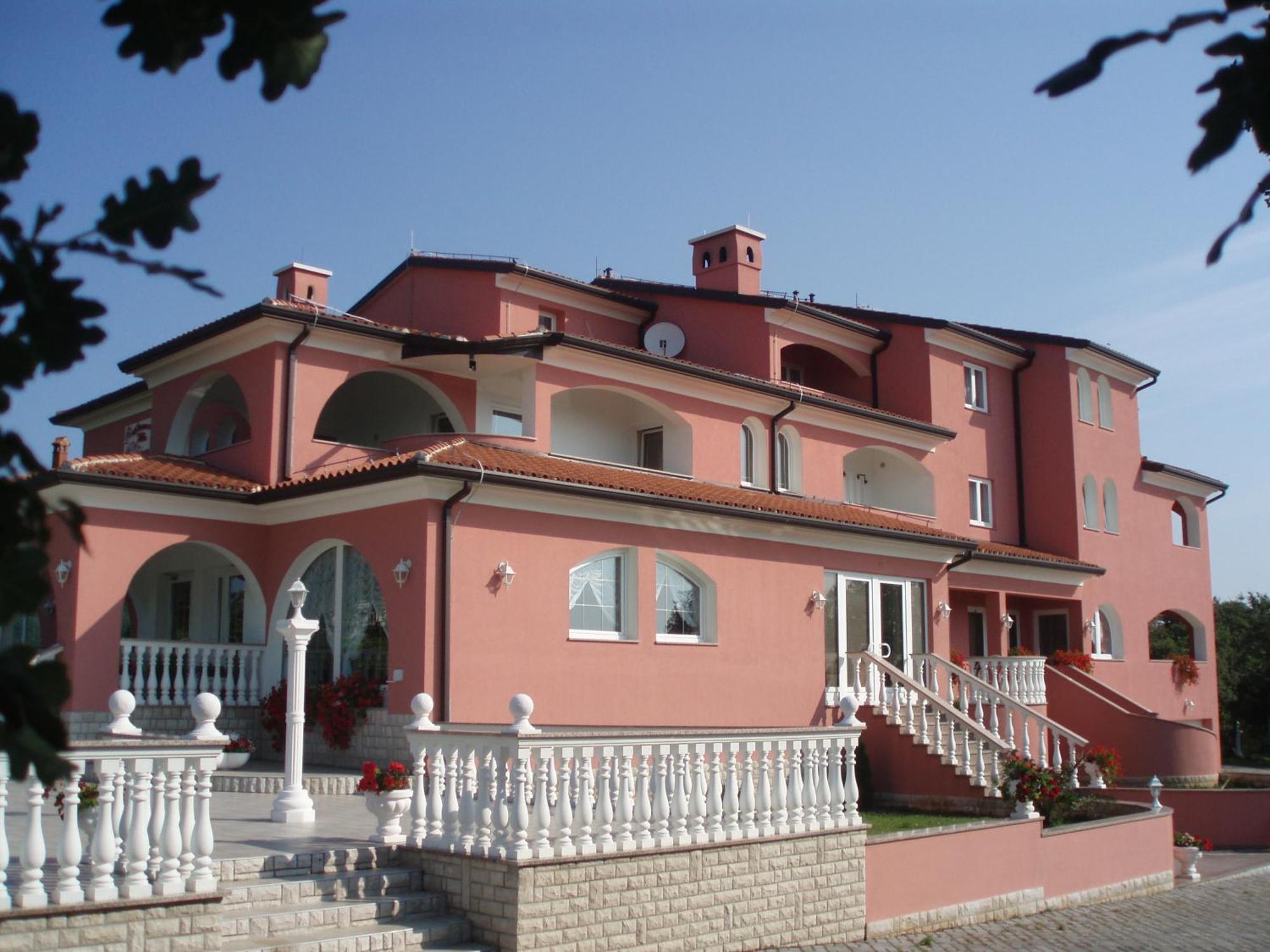 קרניצה Apartments And Rooms Villa Chiara מראה חיצוני תמונה